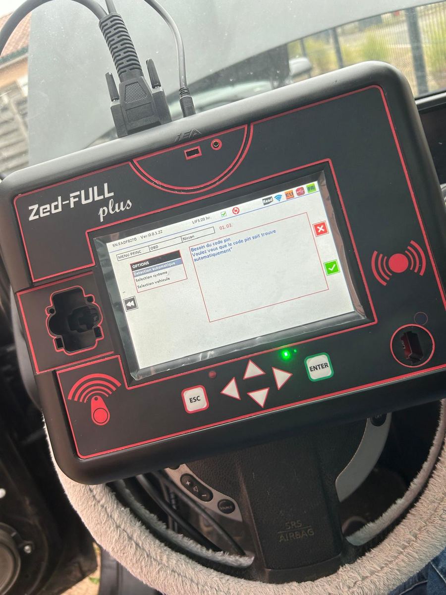 Programmateur branché dans une Nissan